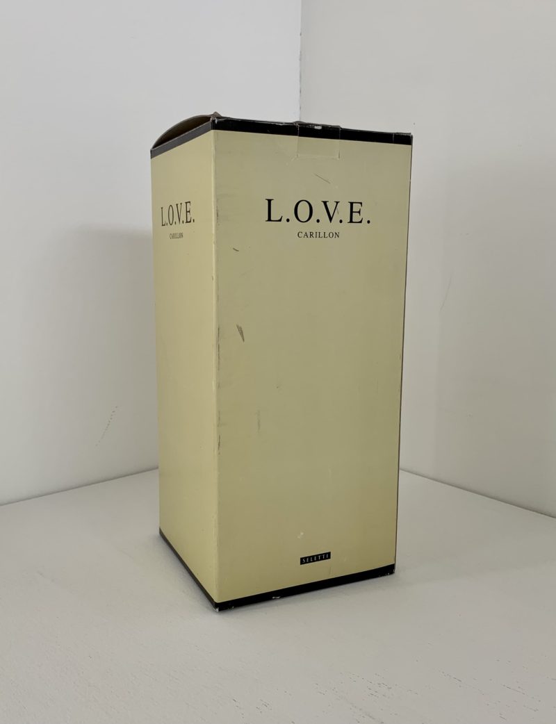 Maurizio CATTELAN, L.O.V.E. Carillon, 2015